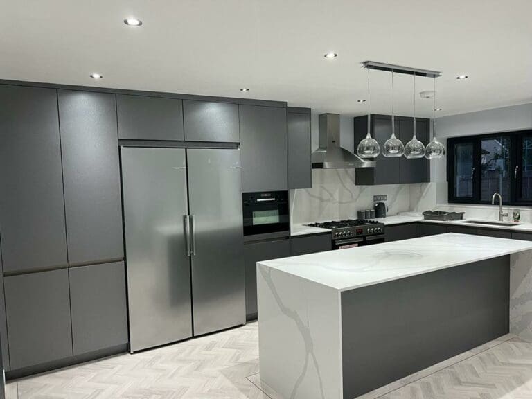 Stunning Kitchen in Metal Grey