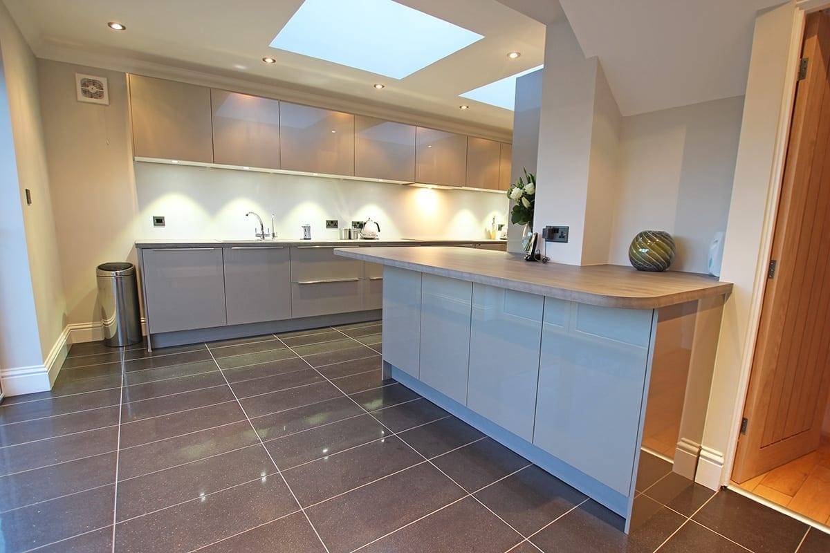 Luxury Laminate Worktop With Curves | Lead Wolf, Gravesend