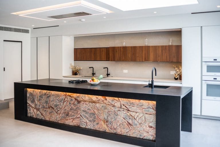 Modern Handleless Kitchen