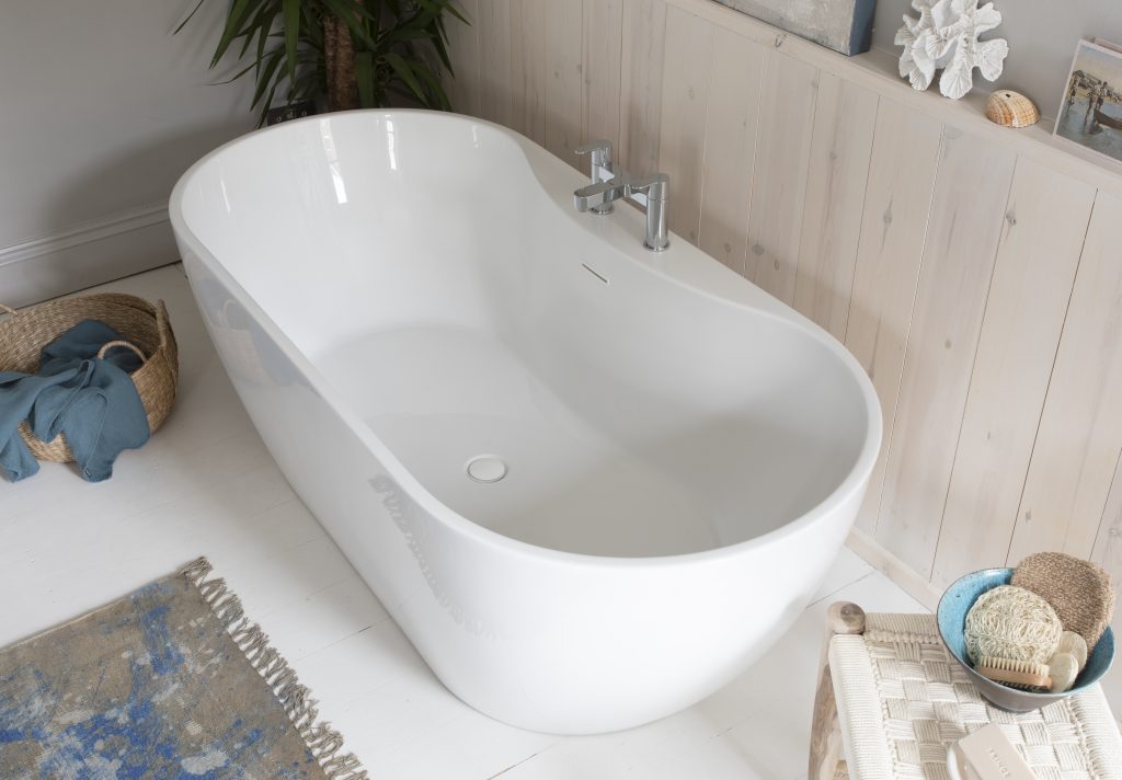 Edge Bath 2 | Cambridgeshire Bathrooms, Cambridge