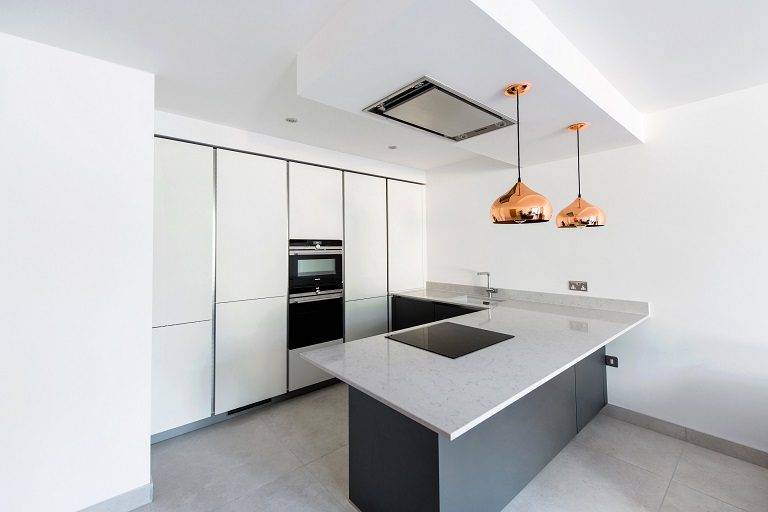 1. Two Tone Kitchen With Peninsula Copy Copy 2 | Jaystone Kitchens, Oldham