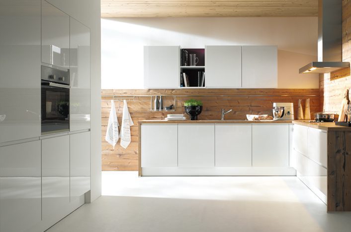 Bespoke Kitchens Macclesfield - Crystal White High Gloss With K845 Spruce Chalet Wood Decor | Lux Interior, Macclesfield