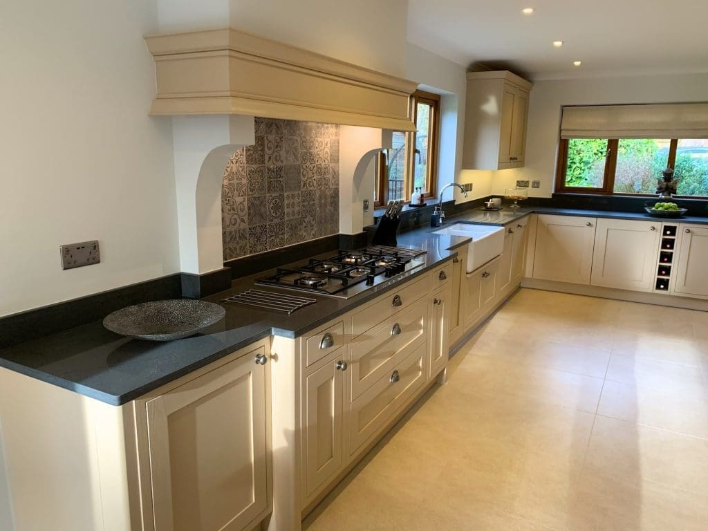 Ud2347 Loughlin Fb 1389 | Utopia Kitchens, Crowthorne