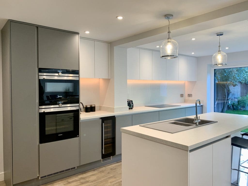 Ud2527Truehandlelesskitchenwithlaminateworktop 7 | Utopia Kitchens, Crowthorne