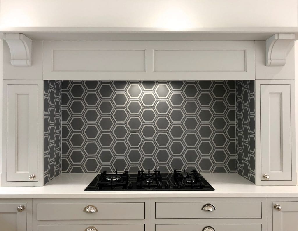 White Grey Shaker Wood Kitchen Oxfordshire 980 | Utopia Kitchens | Crowthorne
