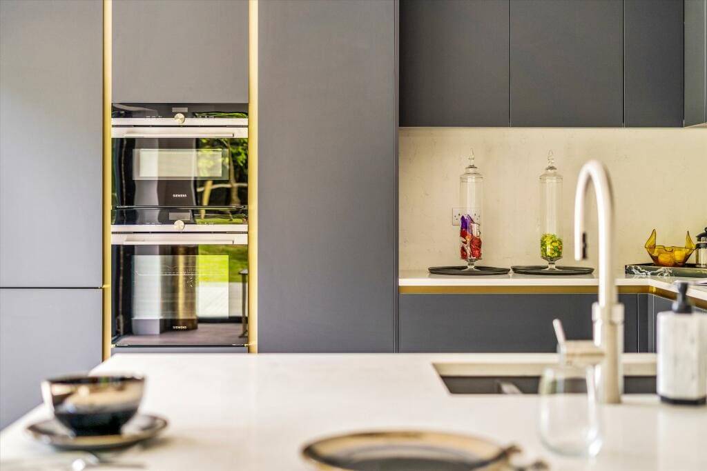 Ud2673 Worthington Fb 11 | Utopia Kitchens, Crowthorne
