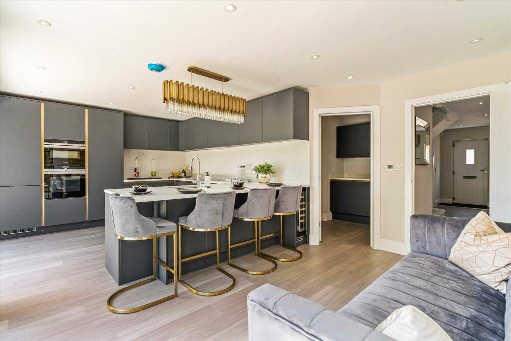 Ud2673 Worthington Fb 13 | Utopia Kitchens, Crowthorne