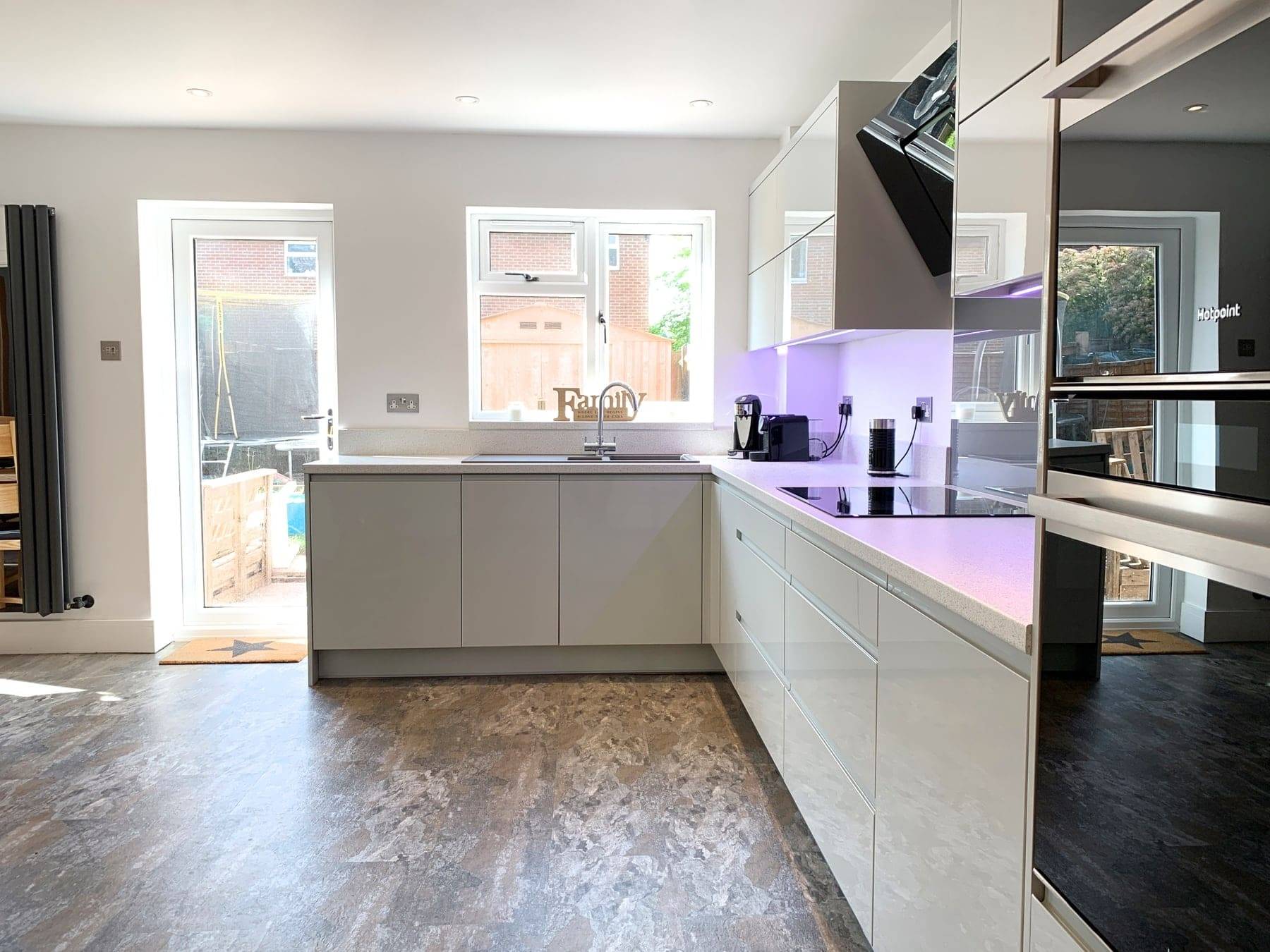 Gloss White Modern Kitchen Bracknell 1379 | Utopia Kitchens, Crowthorne