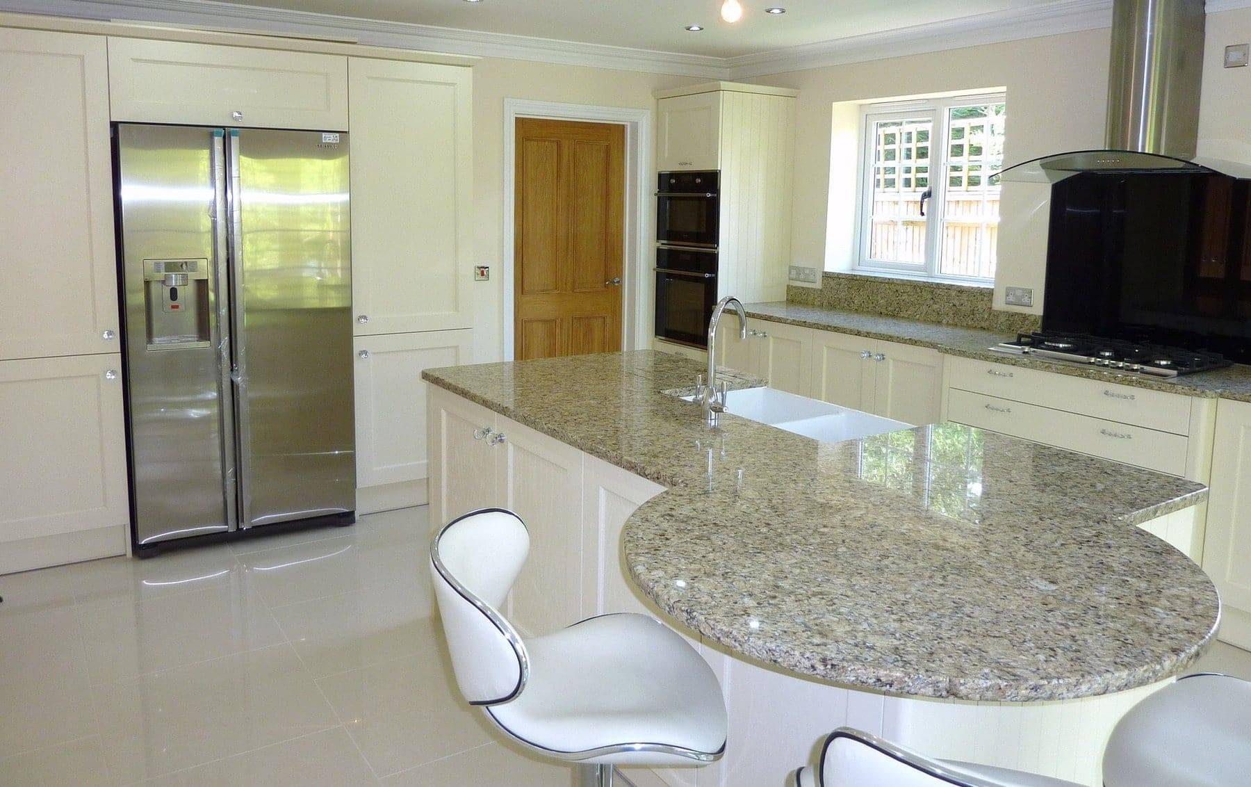 Ud2673 Worthington Fb 13 | Utopia Kitchens, Crowthorne