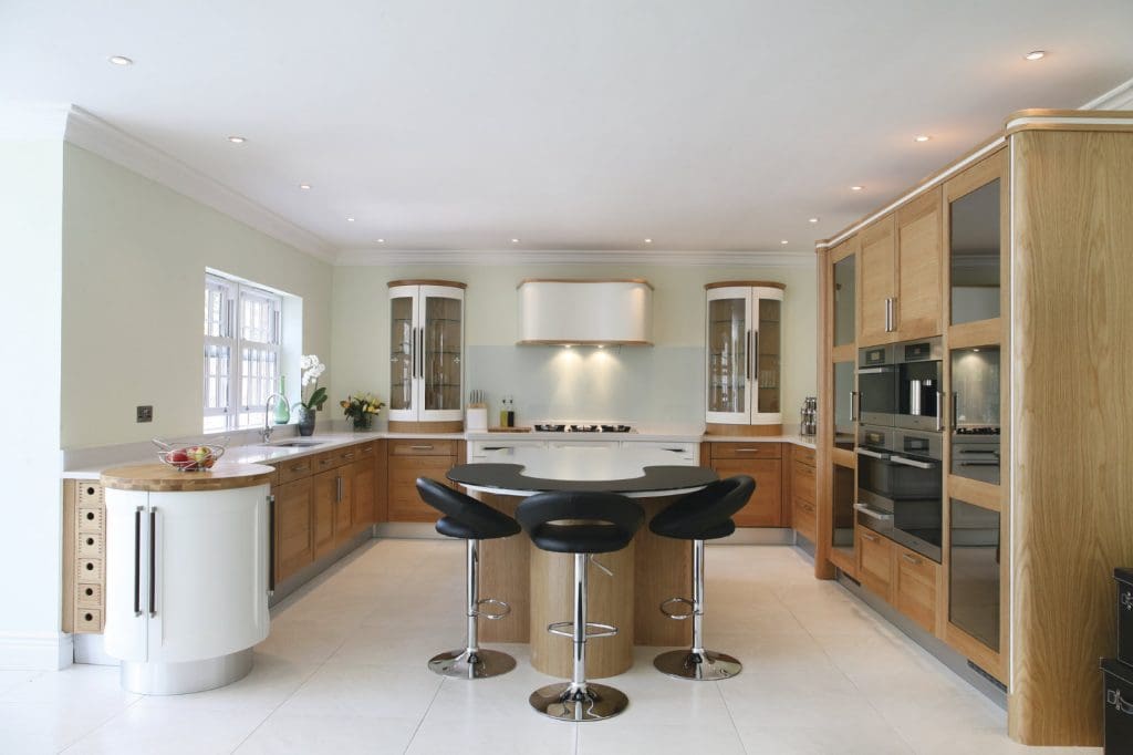 Stoneham White Gloss Wood Open Plan U Shaped Kitchen With Island | Idc Putney, Putney