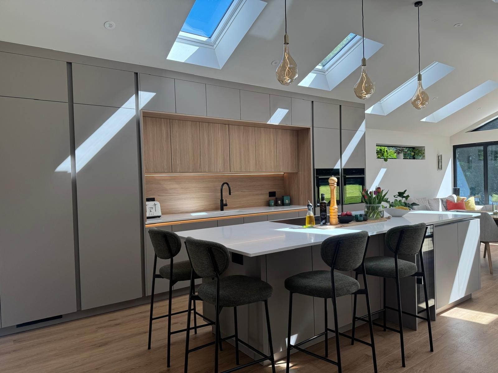 1 2 | Howard Kitchens & Interiors | Berkhamsted