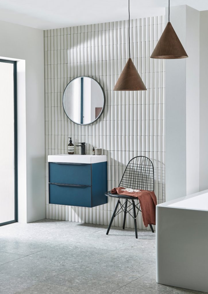 Frame 600 Derwent Blue Circle Mirror Lifestyle | Glasgow Kitchen