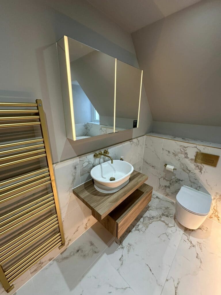 Main Family Bathroom – Copford Green