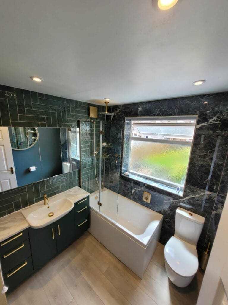 Family Bathroom – Grays